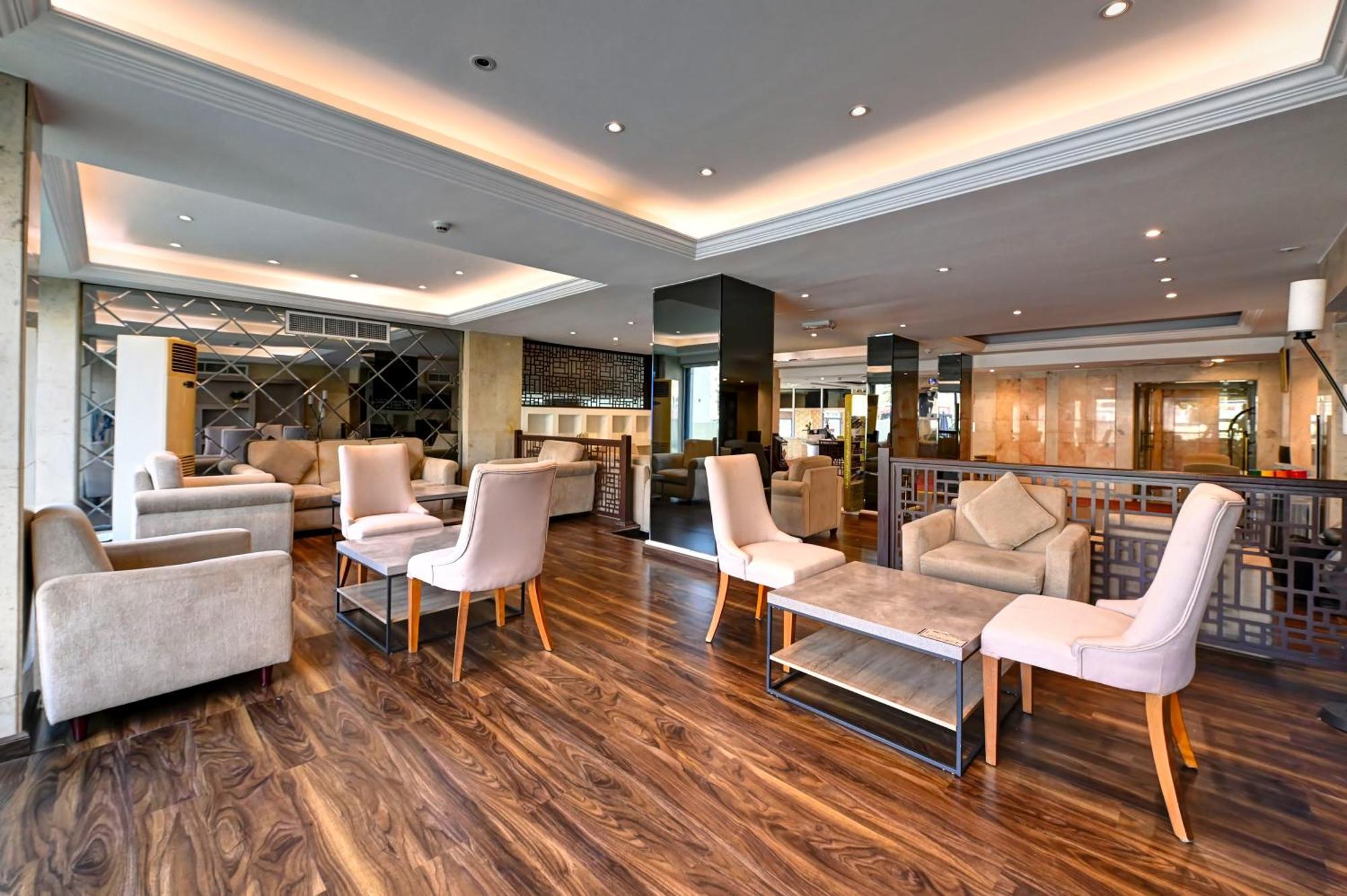 Hotel Al Bustan Flats Szardża Zewnętrze zdjęcie